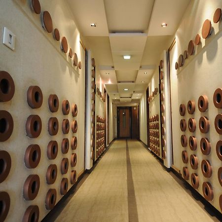 Neelkanth Paradise Hotel Ahmedabad Esterno foto
