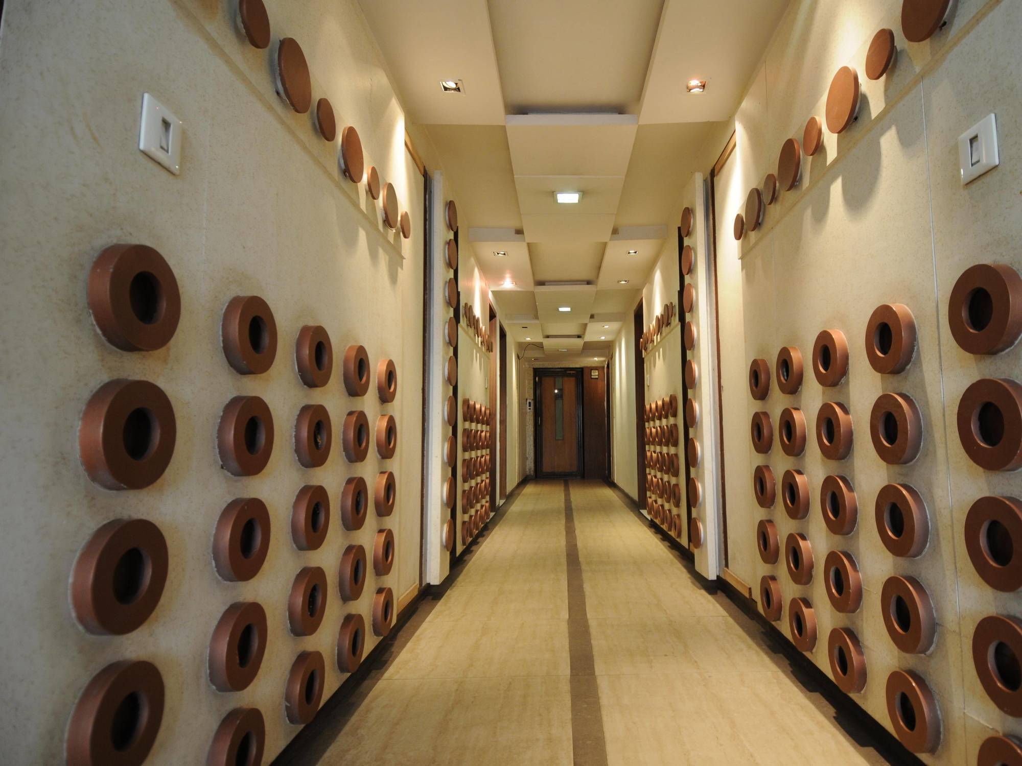 Neelkanth Paradise Hotel Ahmedabad Esterno foto